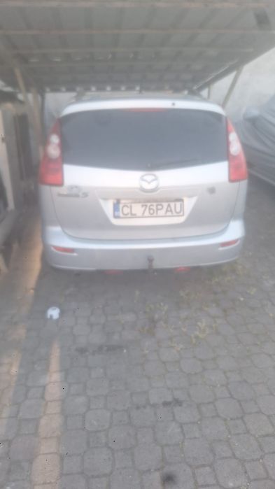 Vând mazda 5 din  2005