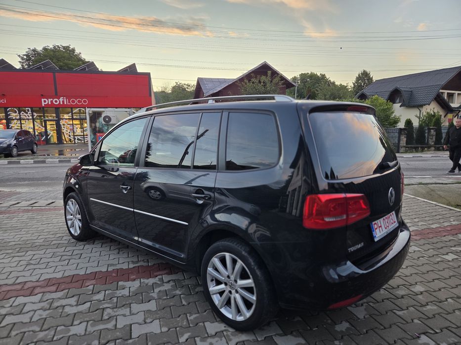 VOLKSWAGEN Touran 2012 — imagine 4