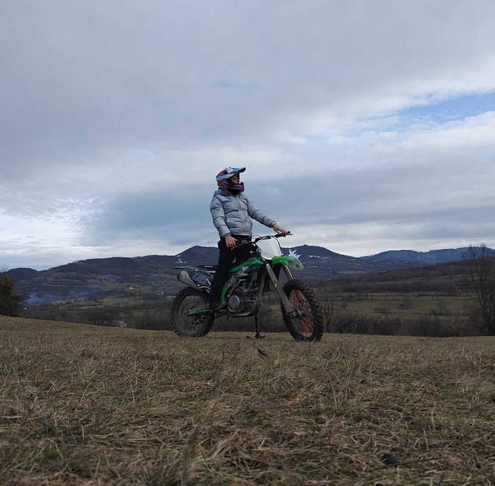 Vând kawasachi 450 2018 in stare perfecta de functionare fără scurgeri