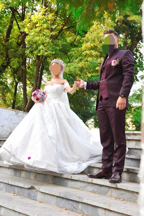 Rochie mireasa+costum ginere