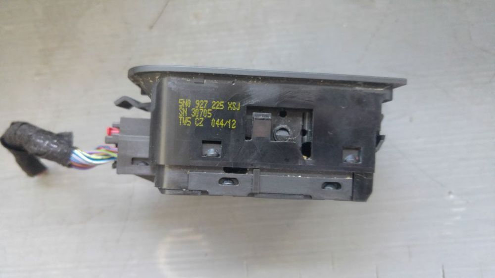 buton actionare frana de parcare vw tiguan facelift 2012 5n0927225xsj