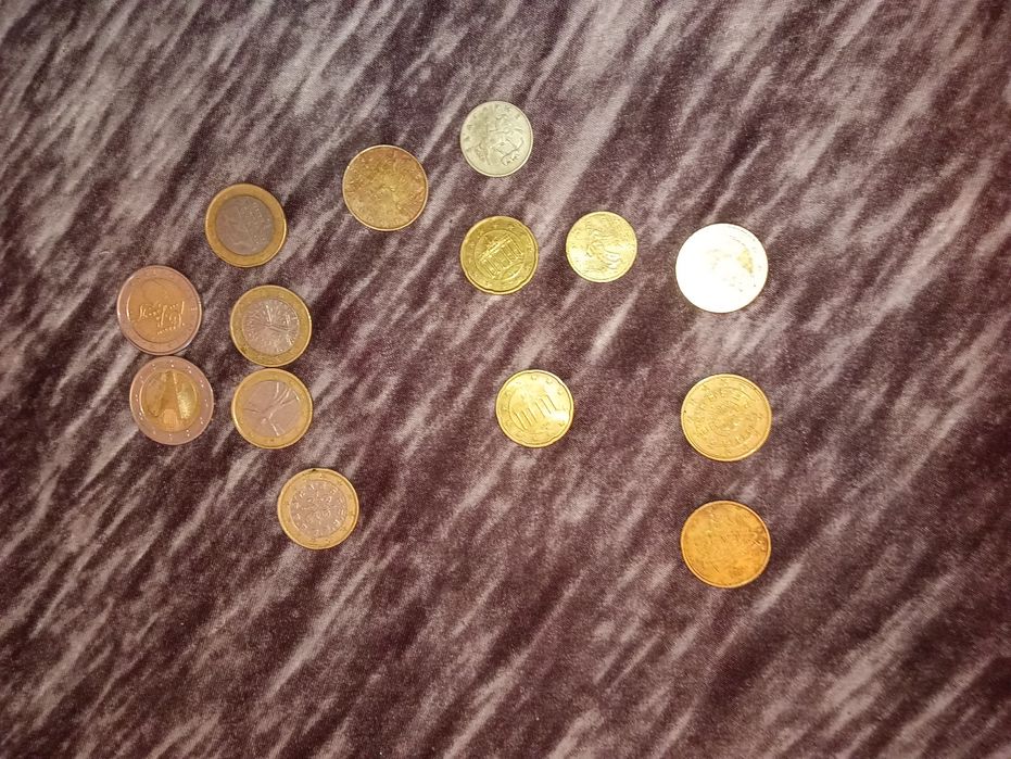 Vând monede  cenți și euro