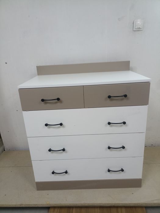 Комод в наличии спальню стильный