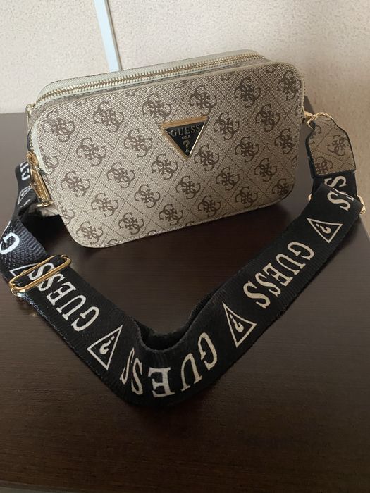 Guess-дамска чанта