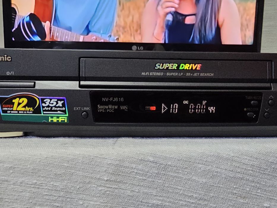 Vând videorecorder Panasonic