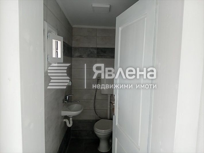 Продава се Къща в с. Пороминово, Област Кюстендил - 220 кв.м за 364 €/кв.м - Снимка #7