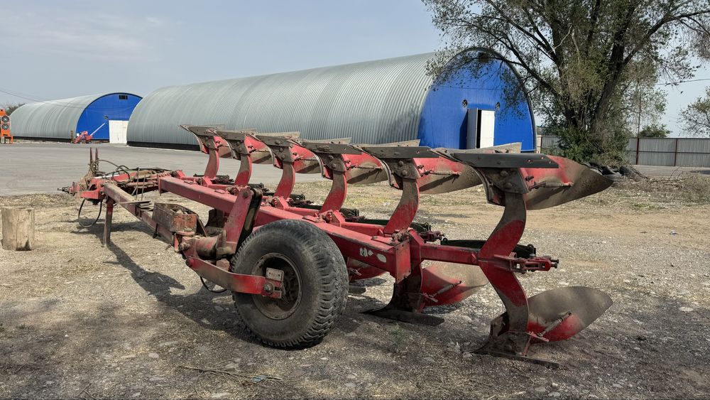 Плуг Uniya шести корпусной