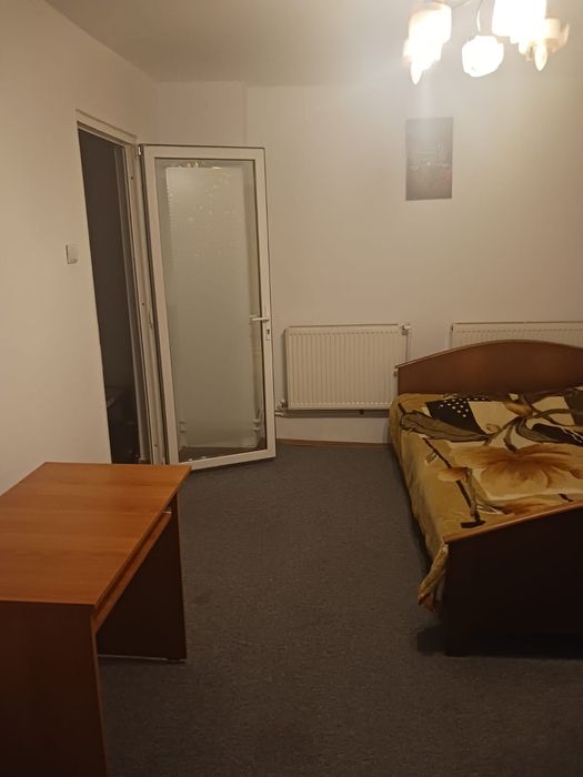 Garsonieră de închiriat.