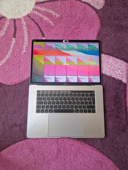 MacBook Pro 15 | i7 | 16GB | 256GB |