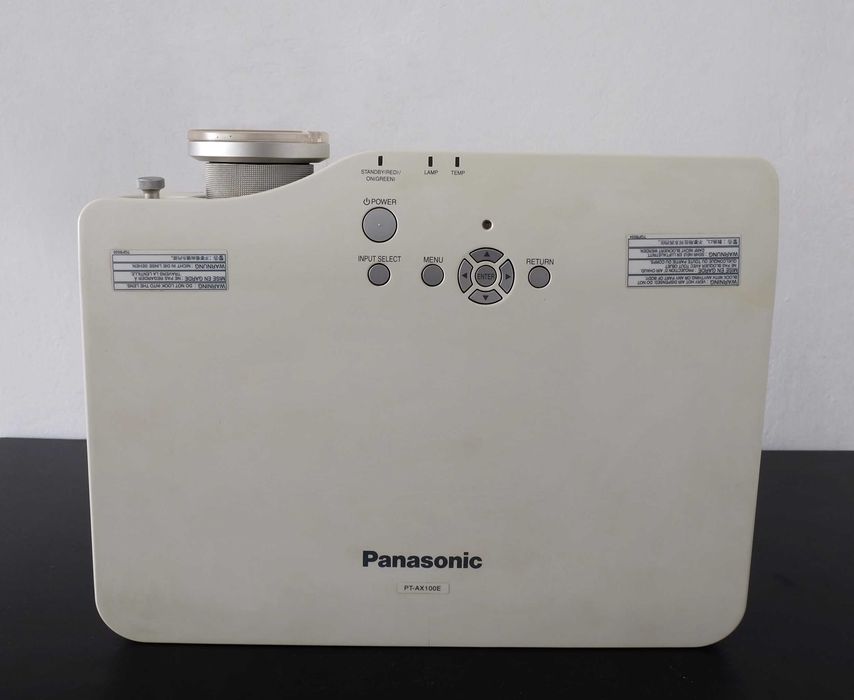 videoproiector panasonic profesional