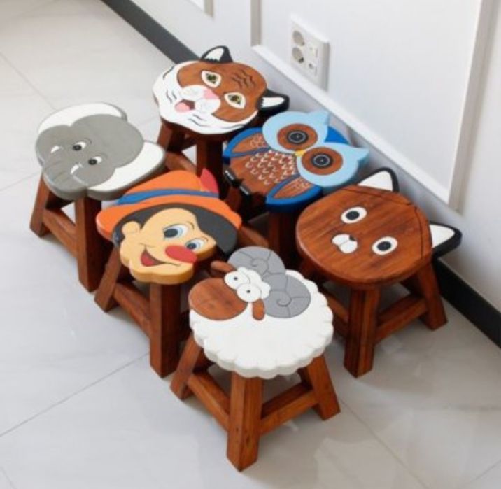 Стулья детские из дерева.