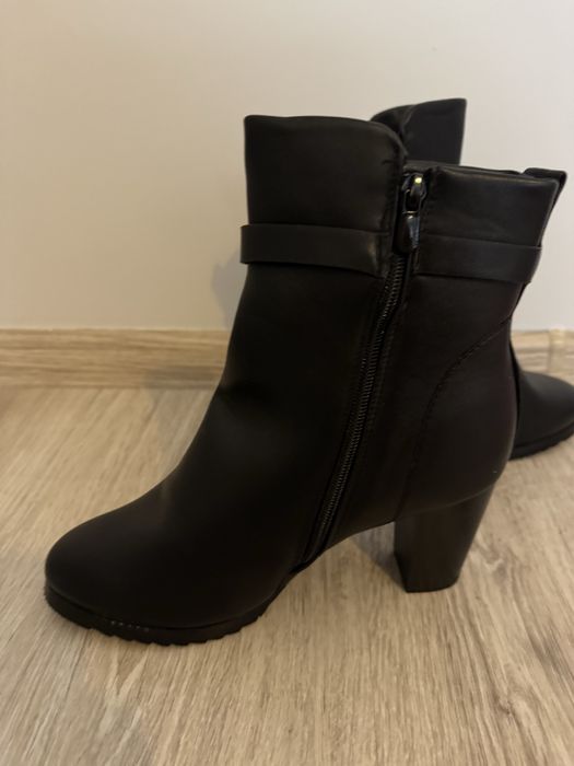 Черни дамски боти - 39 номер