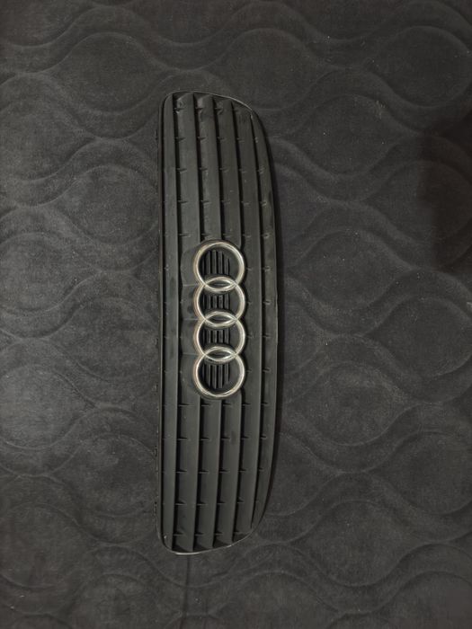 Оригинална решетка за Ауди ТТ