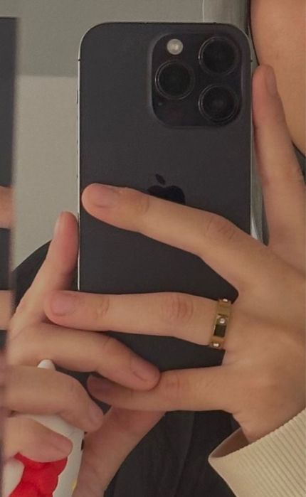 Айфон 14про 256 гб.