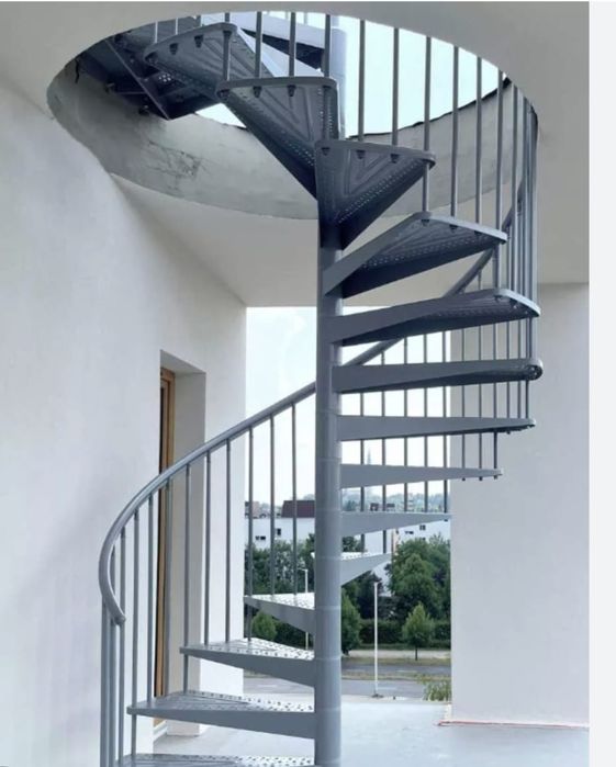 Vindem scări zincate