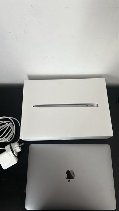 Macbook air m1 8/256