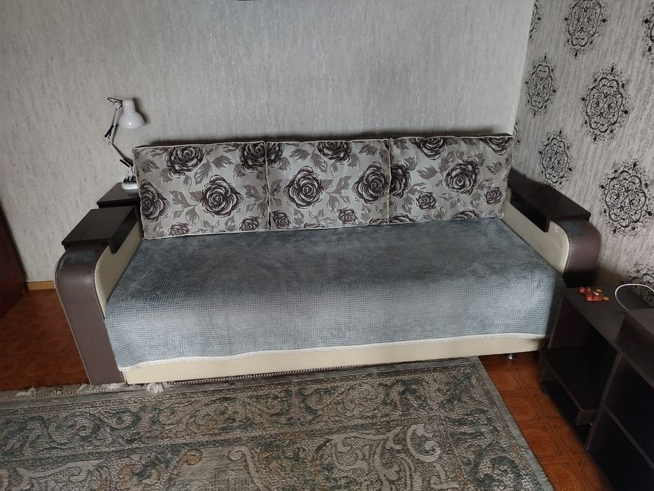 Продам диван с креслом
