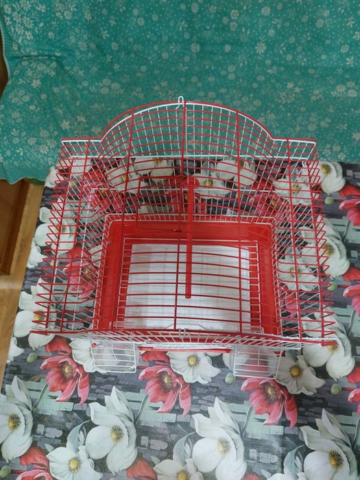 Продаётся китайская заводская клетка для Птиц в отличном состоянии