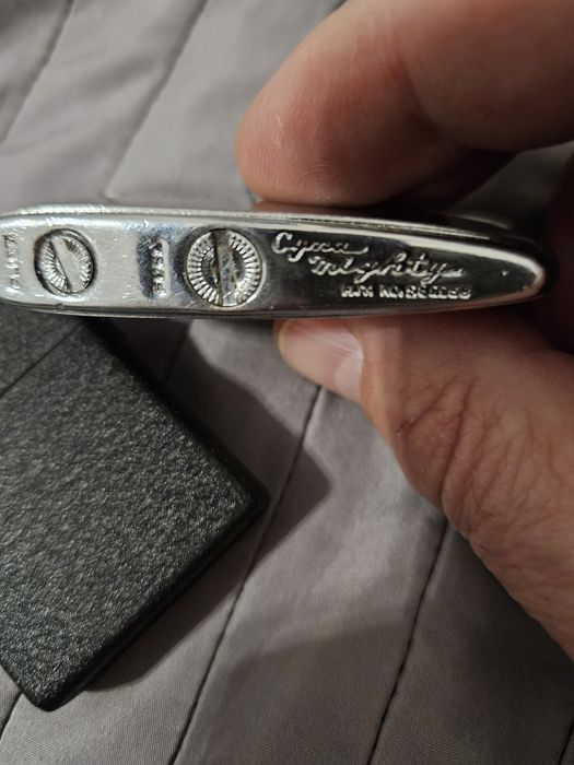 Bricheta zippo 200lei