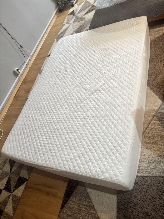 Saltea pat 135x190 cm, nouă, fără arcuri, albă, matlasată