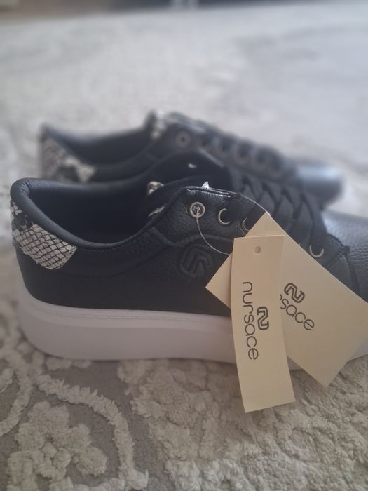 Женские  обуви  нурсачи