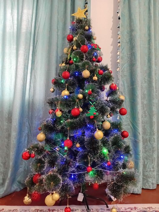 Продам елку 160 см