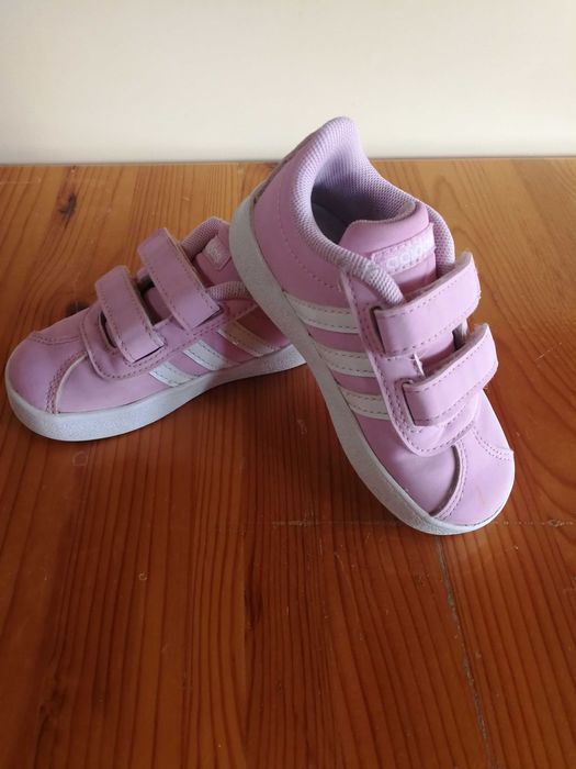 Детски спортни обувки