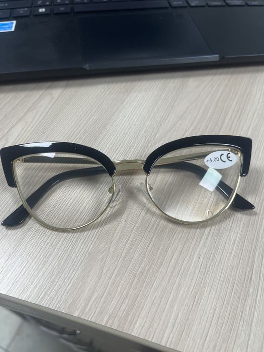 Продам новые очки +4