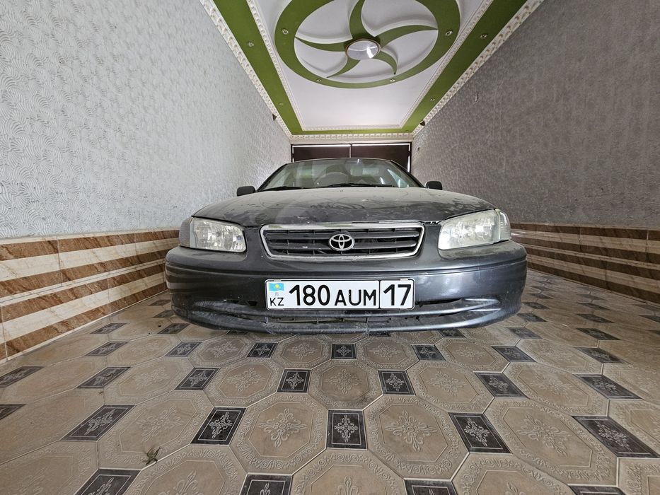 Toyota Camry v20