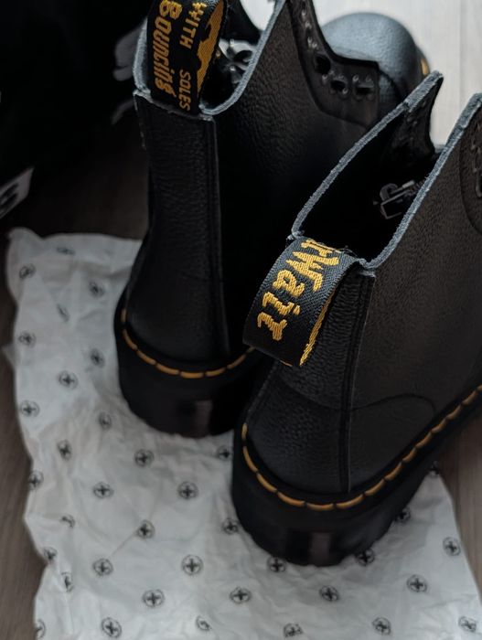 Dr. Martens Sinclair, 39