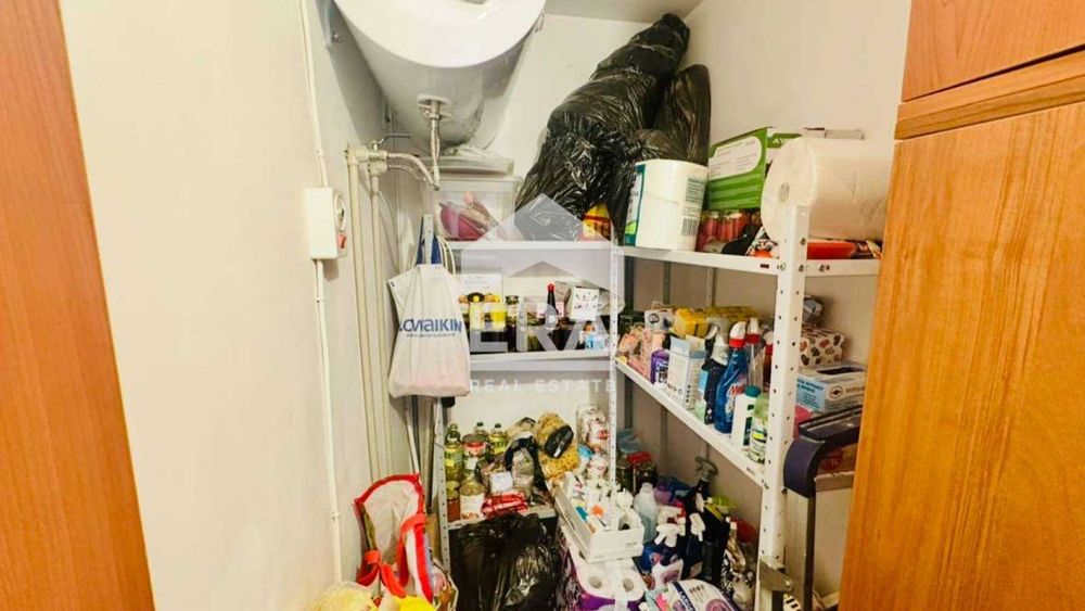 Продава се Четиристаен апартамент в Варна, Център - 102 кв.м за 1960 €/кв.м - Снимка #18