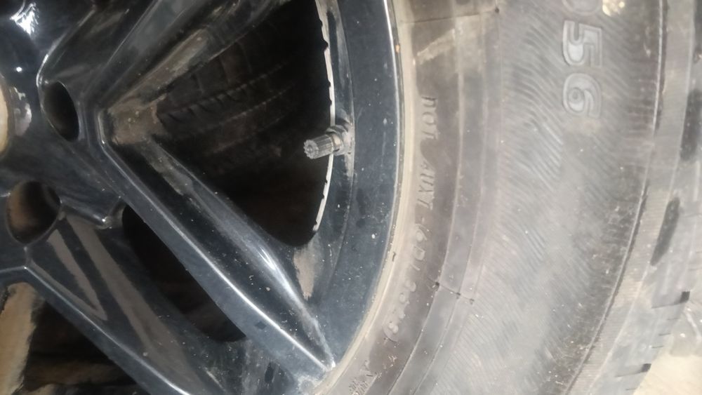 Продам диски с летней шиной в комплекте