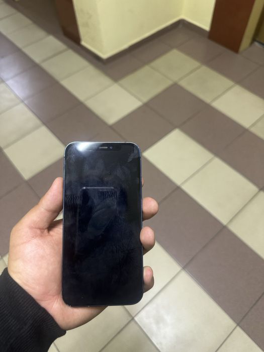 iPhone 12 128gb.