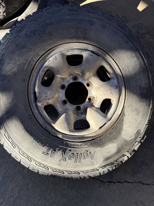 Балон с дисками от пикап hilux