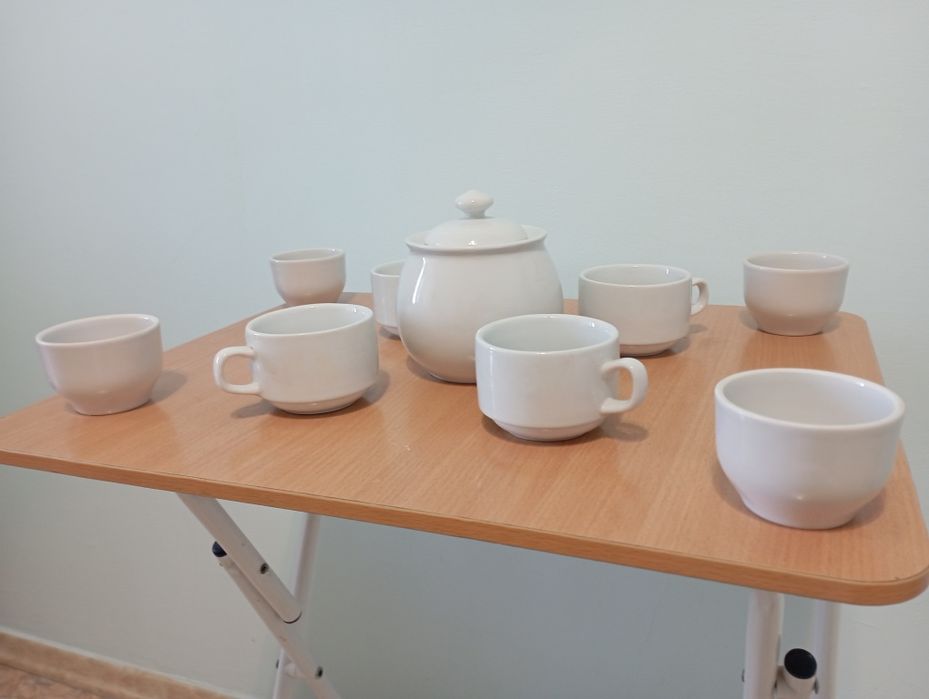 Посудные сервизы и наборы