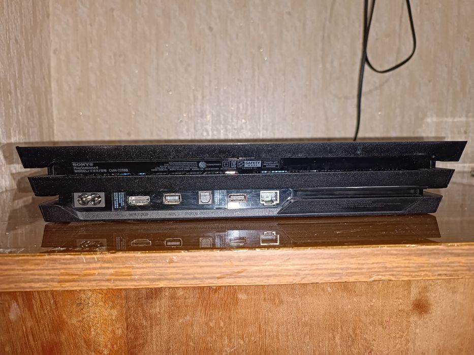 Playstation 4 pro sotilad