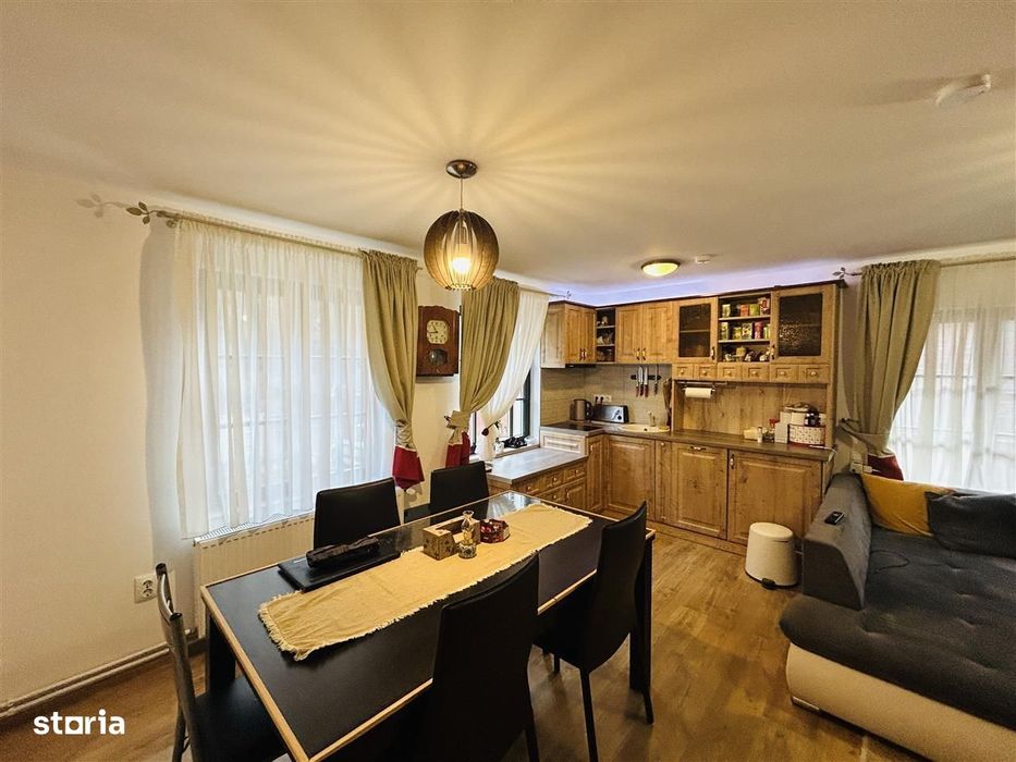 Casa individuala, 5 camere, 4 bai, complet renovata, mobilata, utilata