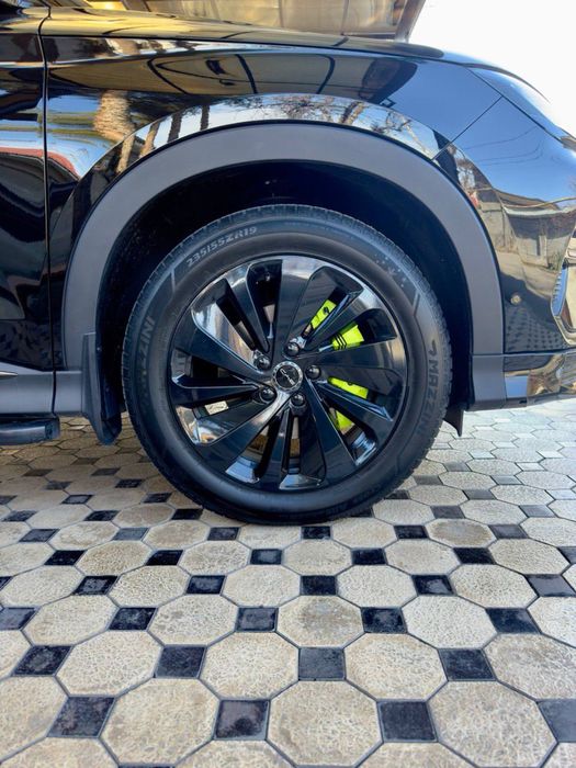 Спортивные суппорта, накладки на тормоза автомобиля