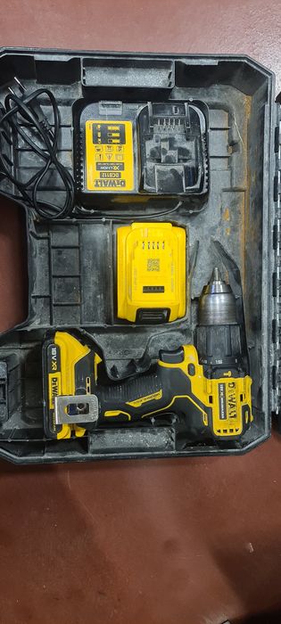 Dewalt 2022, 2x baterie, incarcator