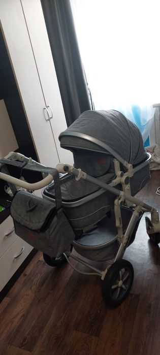 Продам коляску в отличном состояние