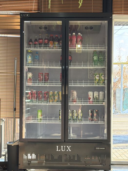 Холодильник витринный