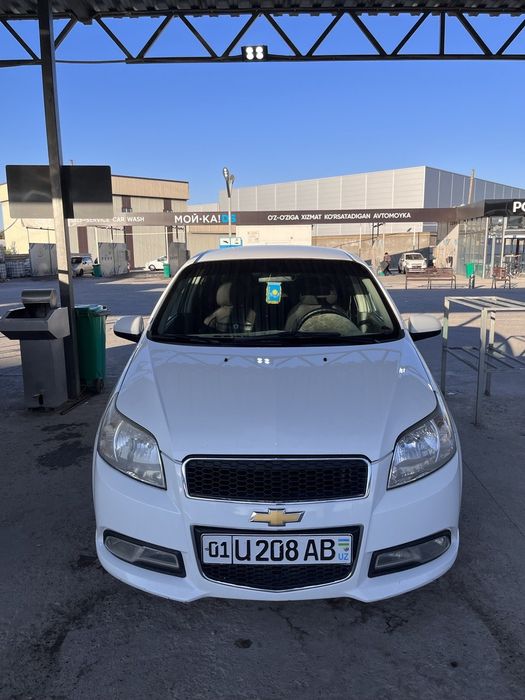 Нексия 3 сотилади