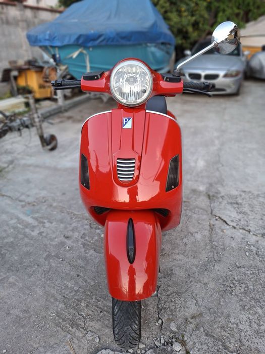 Скутер Vespa 300cc