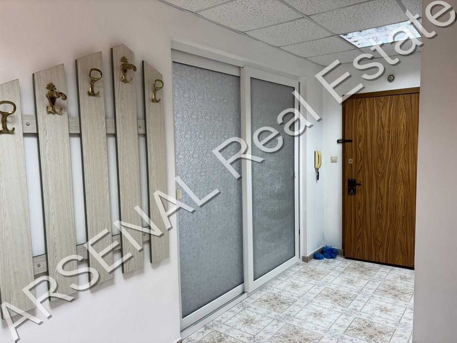 Продава се Тристаен апартамент в Варна, Бриз - 200 кв.м за 1658 €/кв.м - Снимка #2