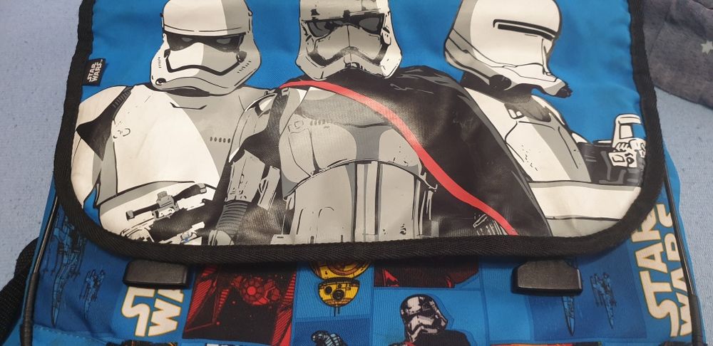 Vand ghiozdan de școală star wars .