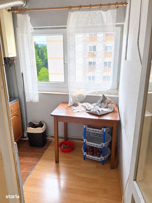 Apartament 4 camere 90 mp - etajul 6/10, zona centrala
