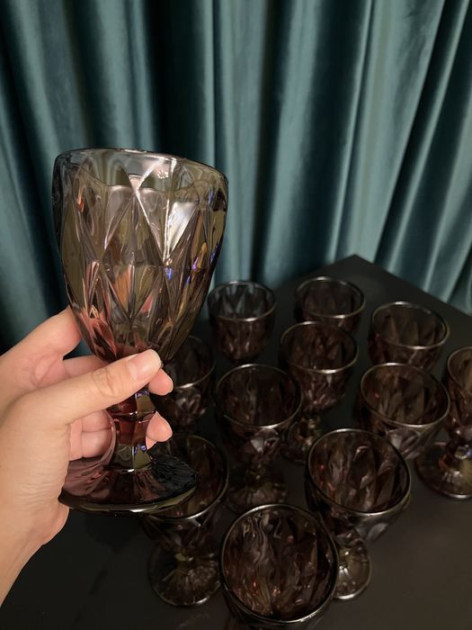 Столы, стулья и посуда на прокат