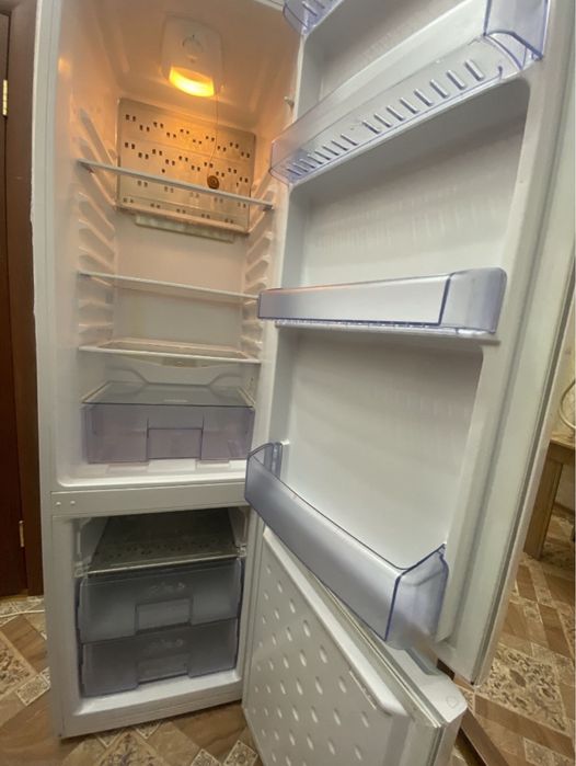 Продам холодильник