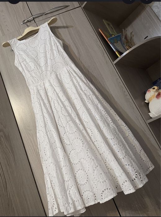 Белое платье турция 44 размер.