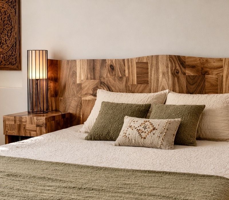 Подборка дизайнерской мебели для спальни из массива тика ( Индонезия)